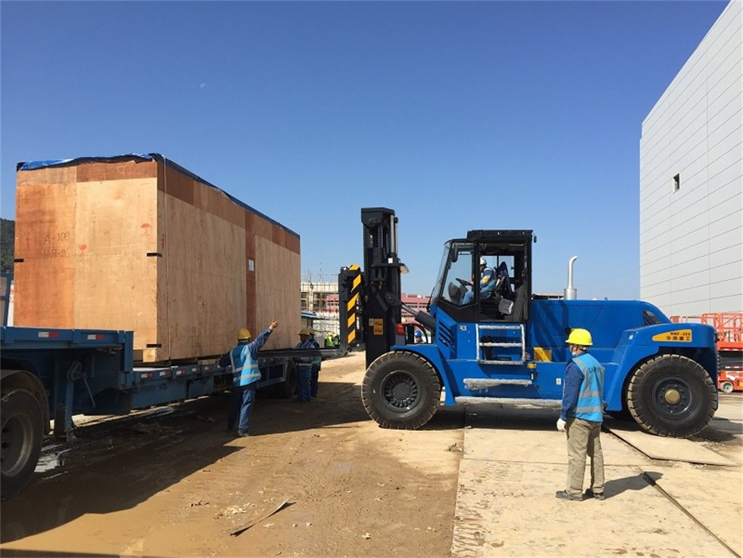 蘇州設(shè)備吊裝，搬運，移位，廠房搬遷_叉車出租